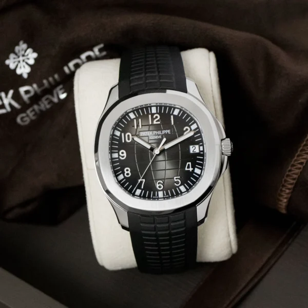 Patek Philippe Aquanaut 5167A-001 Black Dial - Image 2